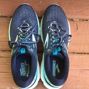 Brooks ghost 11 women’s running shoe 10.5 reg